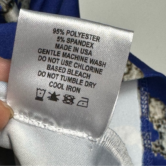 Ala von Auersperg V-neck tank top - Picture 5 of 7